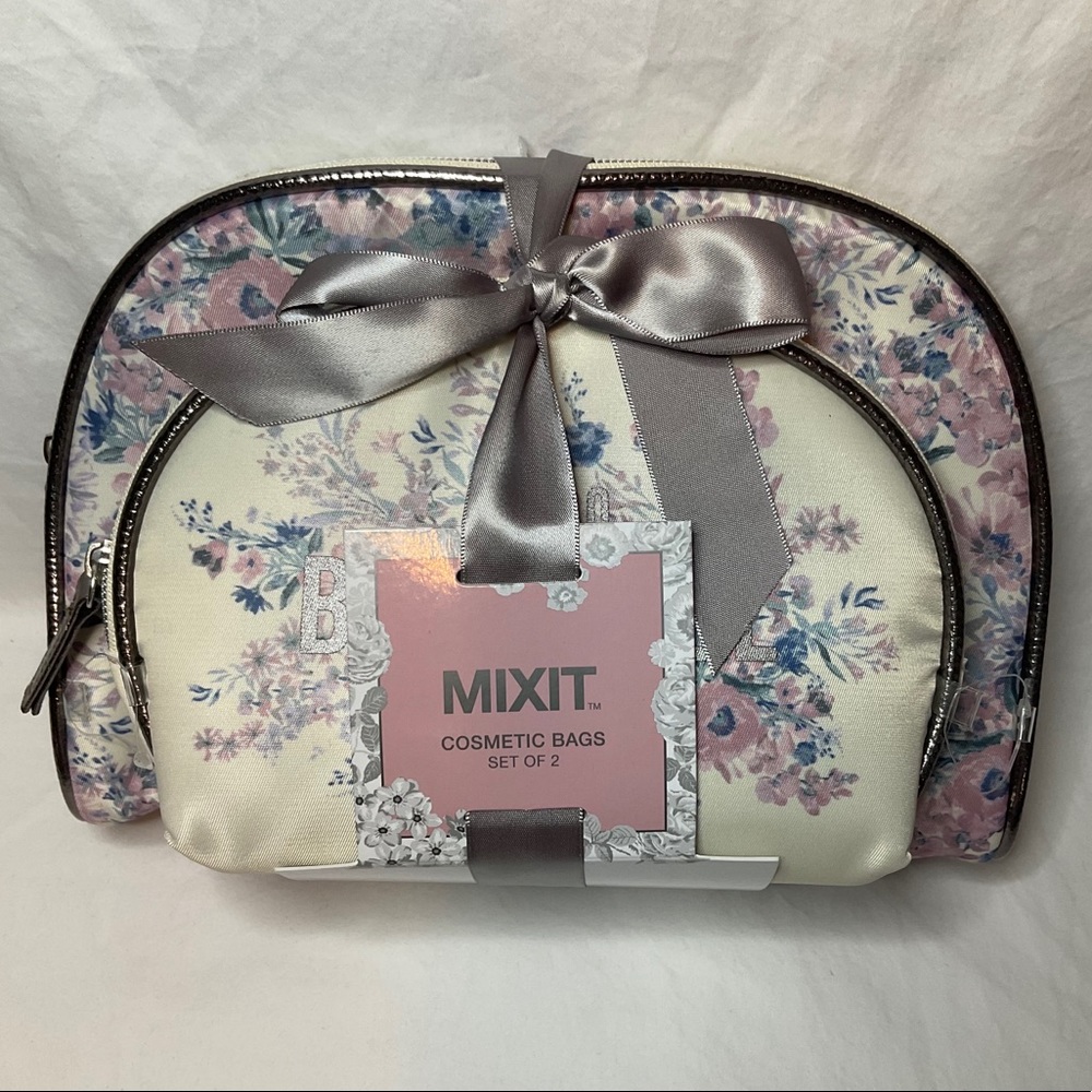Brand New Set of 2 Cosmetic Bags